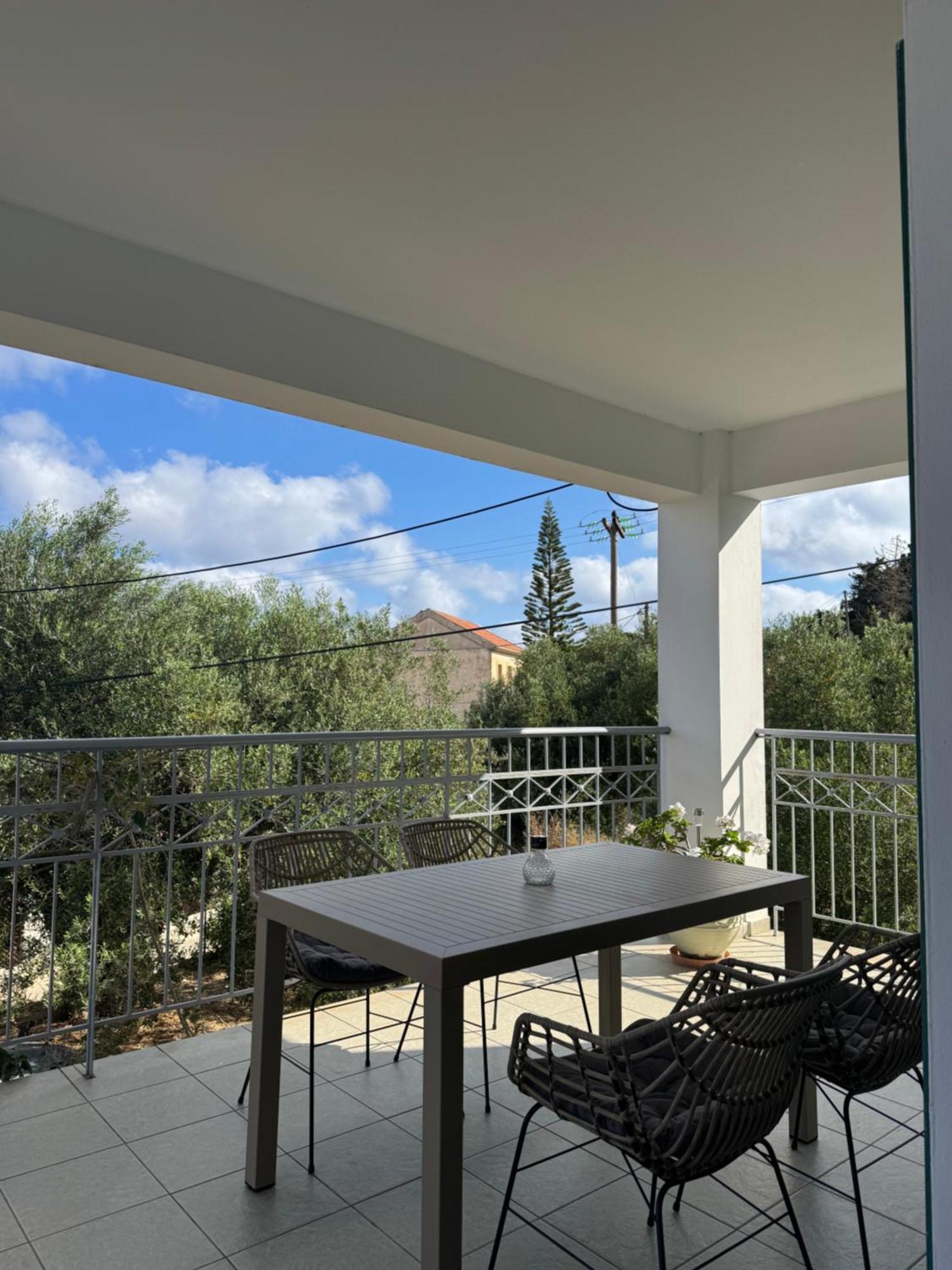 Regina Villa Фискардо Екстериор снимка